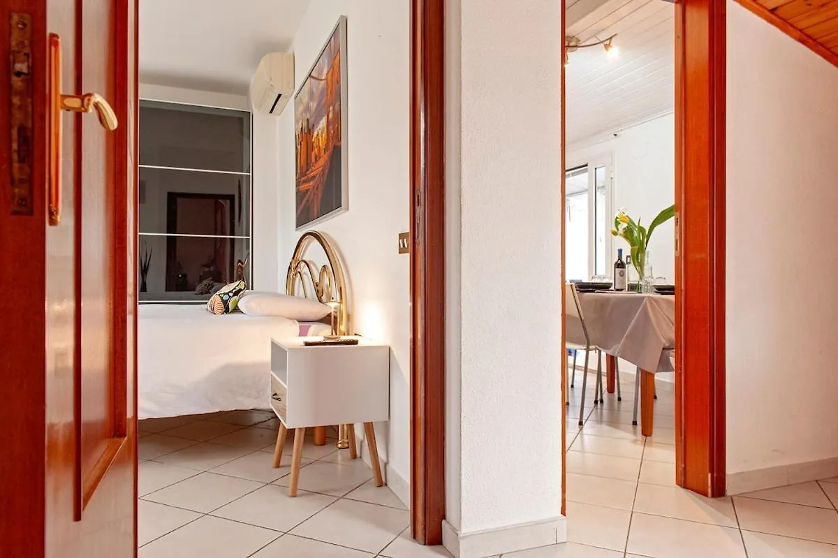 Free Parking - Quiet And Bright City Center Apartment Livorno 0*,