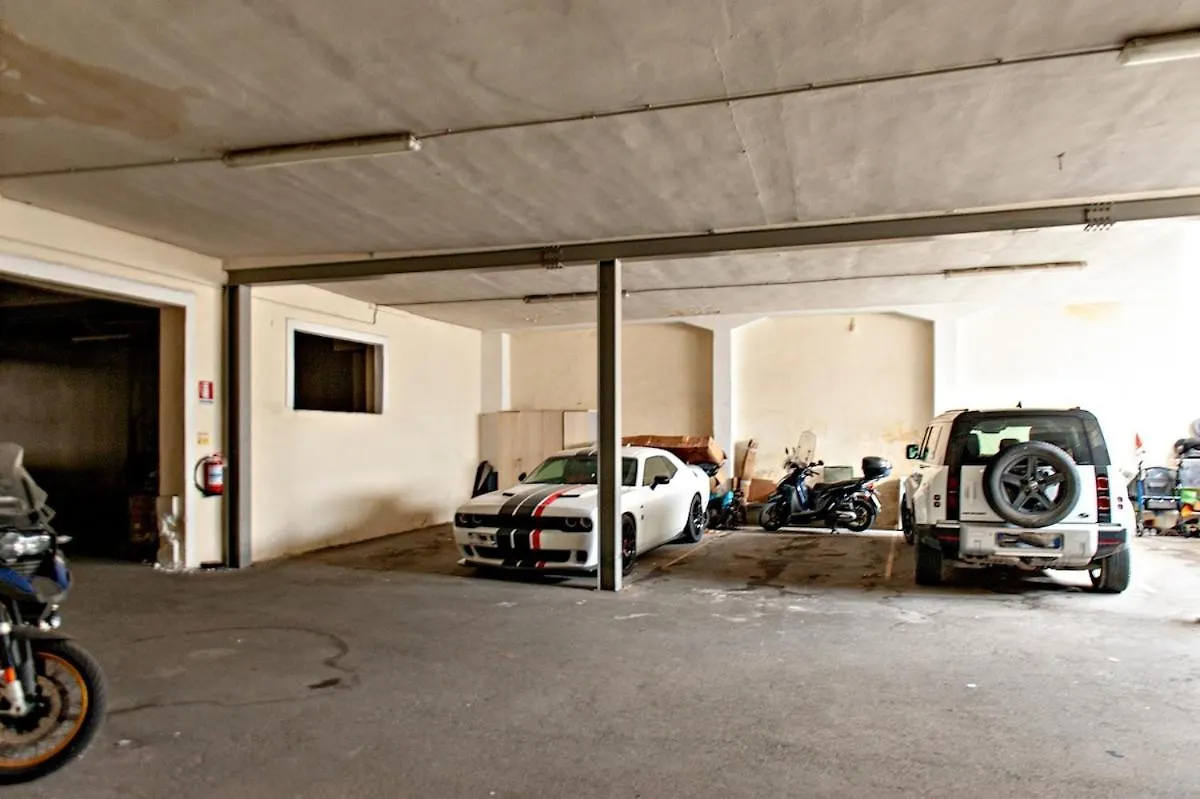 Free Parking - Quiet And Bright City Center Apartment Livorno