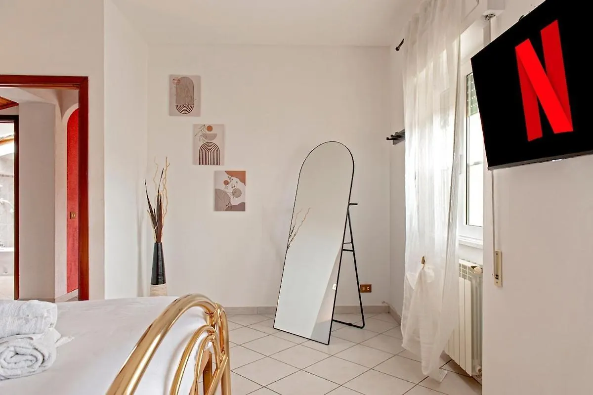 Free Parking - Quiet And Bright City Center Apartment Livorno